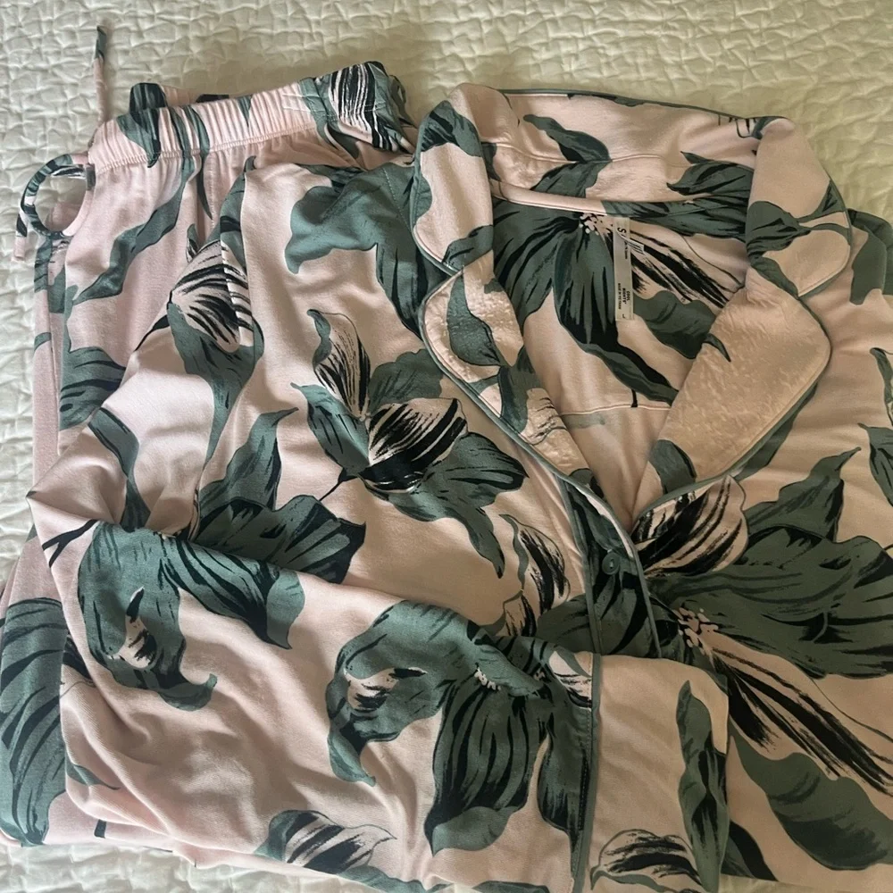 Soma Pink and Green Cool Nights PJ’s - Picture 1 of 6